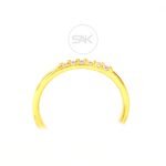 Dazzling Round Shaped Diamond Ring