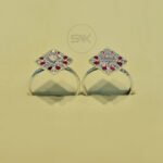 Contemporary Toe Ring with Elegant Cameo Detail