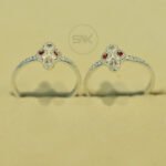 Tasteful Starburst Toe Ring for Radiant Look