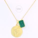 Antique-Inspired Round Shaped Necklace with Emerald